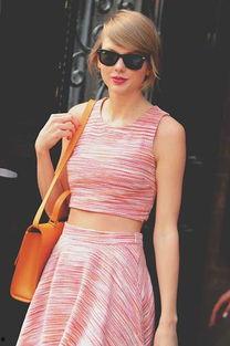 街拍裙子吃瓜,裙子下的吃瓜瞬间