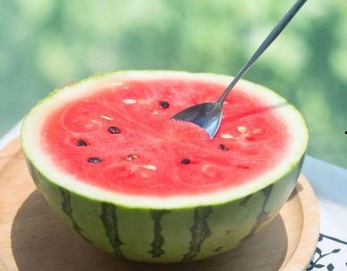 吃瓜是西瓜吗,揭秘“吃瓜”一词的多重含义