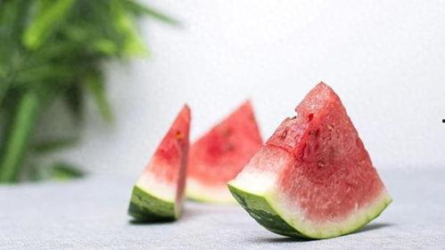 梦见摘瓜吃带别人吃,摘瓜共享，共享甜蜜的梦境之旅