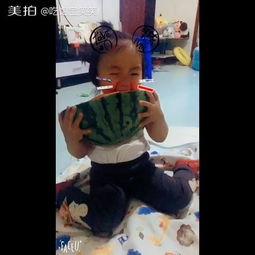 宝宝吃瓜头像搞笑,笑料横生，萌态十足！