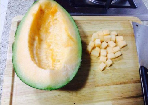 阿姨吃哈密瓜视频